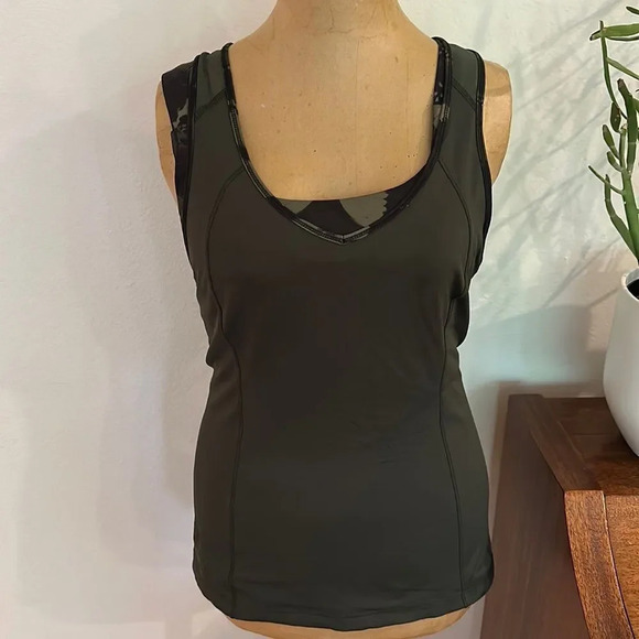 Lululemon sz 6 black and green butterfly print tank bra adjustable back strap - Picture 2 of 7